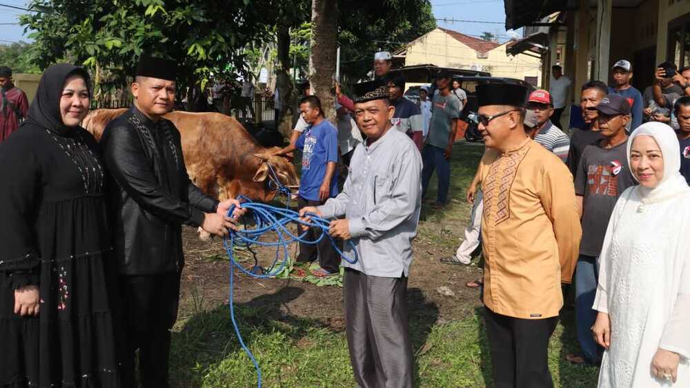 Wujud Rasa Syukur dan Semangat Kebersamaan, Polres Prabumulih Sembelih 18 Hewan Kurban