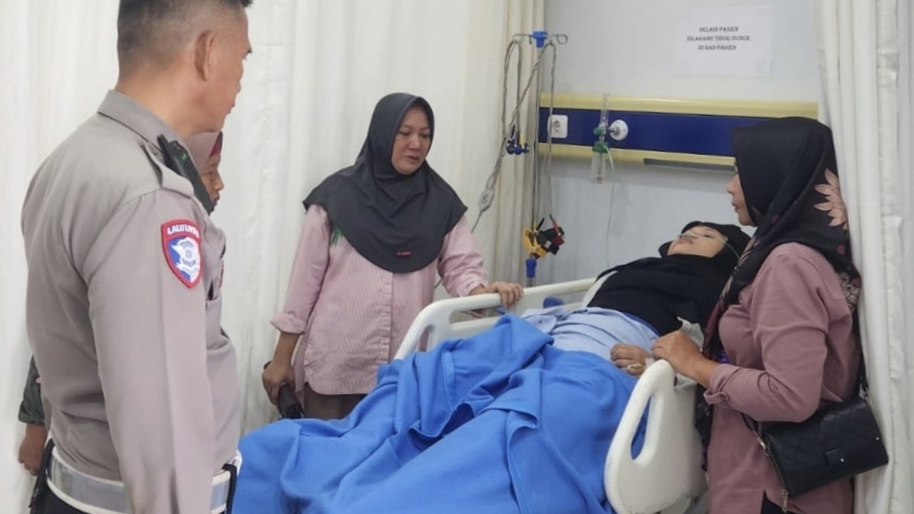 Salip Mobil, Dua Pelajar Alami Luka-Luka