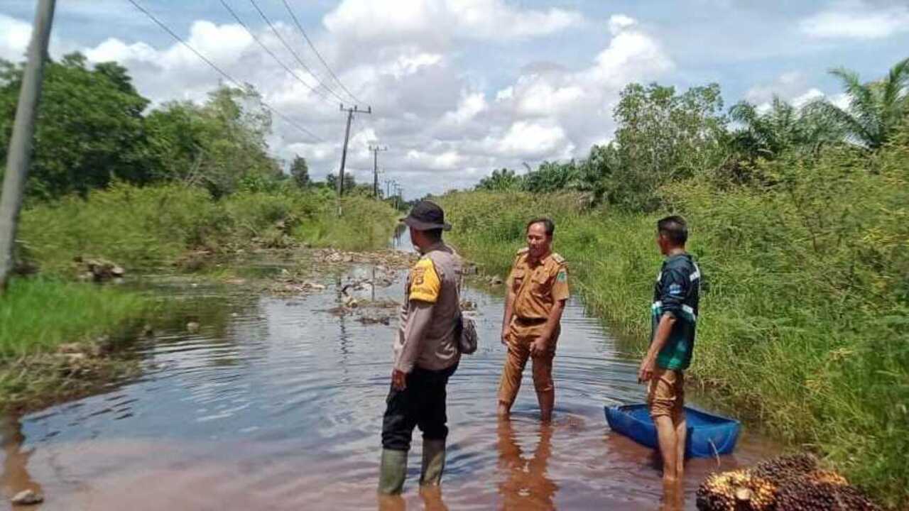 Banjir di Tanjung Pule, Polsek Indralaya Beri Himbauan Ini Ke Warga