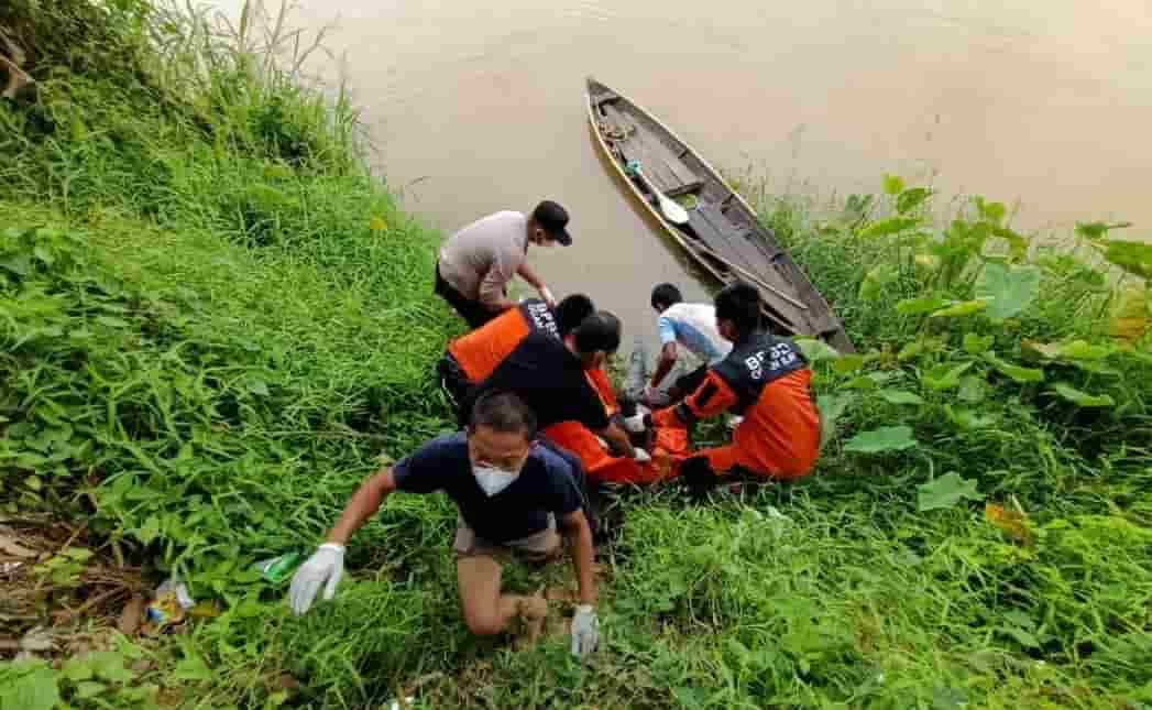 Pria Tak Dikenal Mengambang di Sungai Ogan dengan Pisau Terselip di Pinggang, Ini Kata Polisi...