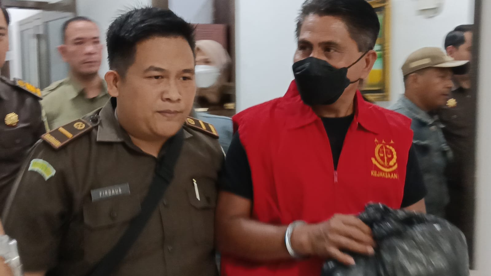 Rugikan Negara Ratusan Juta, Kejari OKI Tahan Kades Pulau Betung 