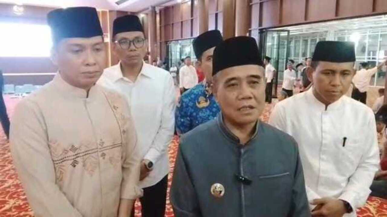 Buka Puasa Bersama 273 Petugas Kebersihan, dihadiri Wabup Ardani dan Anggota DPR RI