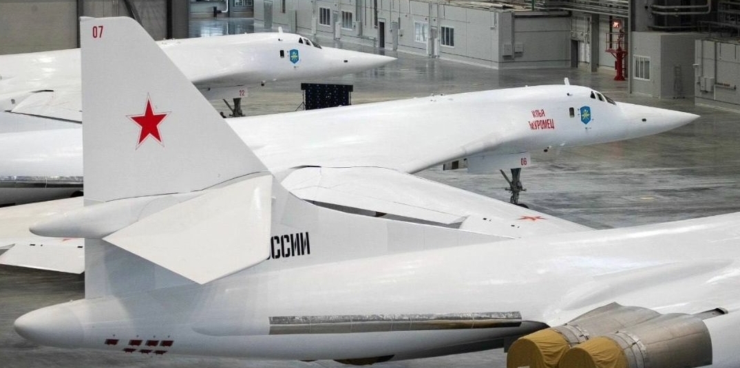 Rusia Melanjutkan Produksi Pesawat Pembom Strategis Tupolev Tu-160M: Kehebatan yang Tak Tertandingi
