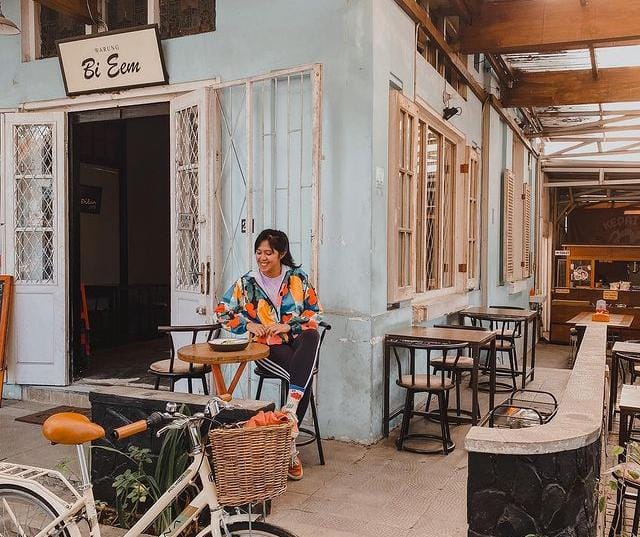 Bernostalgia Yuk Di Warung Tempat Dilan Nembak Milea, Ternyata Aura dan Tampilanya Masih Khas Tahun 90an