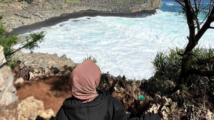 Pantai Kesirat Gunung Kidul, Keunikan Tebing Karang dan Pesona Sunset 