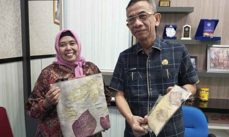 Patut Diacungi Jempol, SMP di OKU Punya Batik Buatan Sendiri