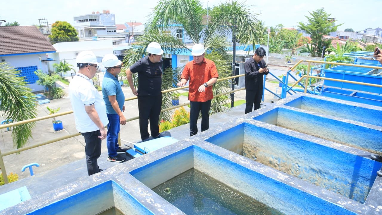 Herman Deru Tinjau PT TSM, Tegaskan Pelayanan Air Bersih Harus Prioritas.