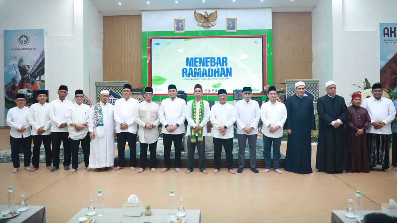 Semen Baturaja Gelar Buka Bersama Ustafz Abdul Somad