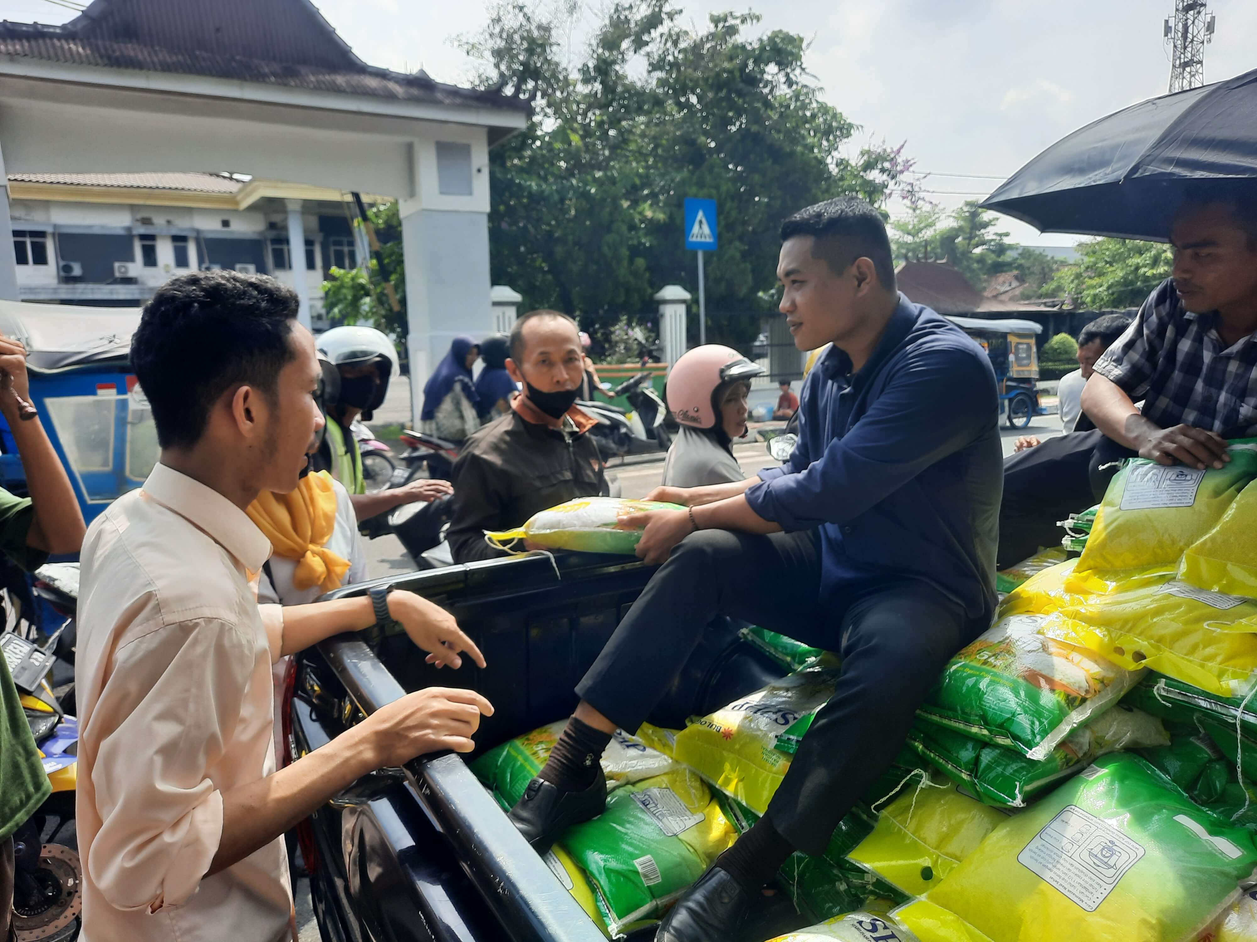   Jelang Nataru, Bulog OKU Gelar Operasi Pasar Murah