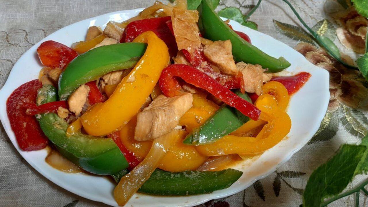 Tumis Paprika Campur Daging Ayam, Menu Sehat dan Lezat yang Kian Populer di Kalangan Urban