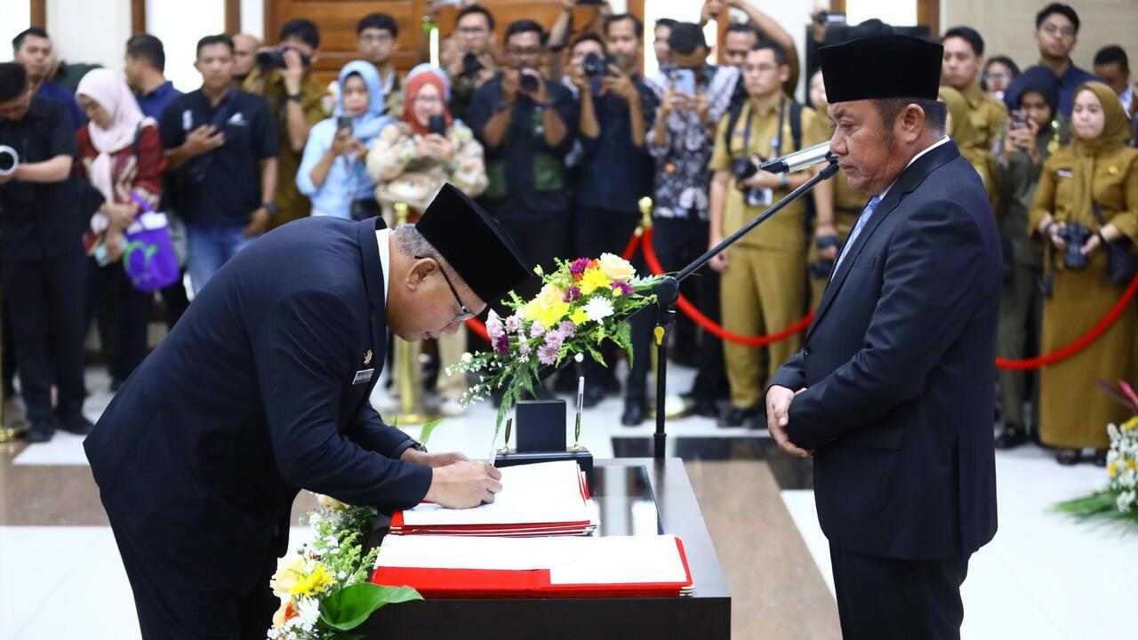 Gubernur Herman Deru Tuntut Kinerja Nyata Usai Lantik 154 Pejabat Pemprov Sumsel