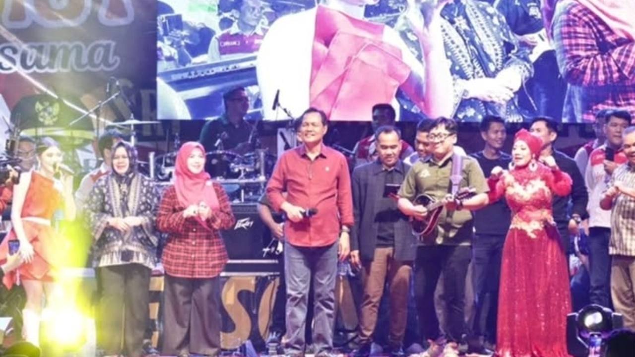 Talenta Dangdut Sridevi Hibur Masyarakat Muara Enim