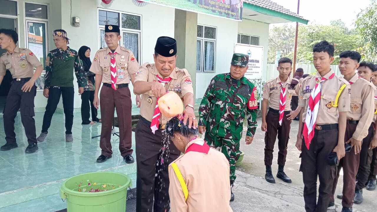 Danramil 402-10/Kayuagung Lantik 59 Anggota Baru Saka Wira Kartika