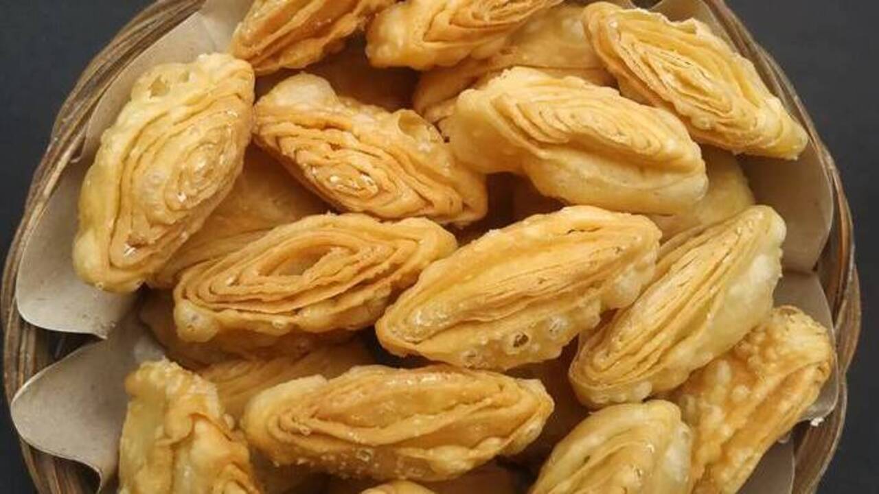 Khaja : Camilan Tradisional India yang Renyah dan Manis, Mulai Mendunia