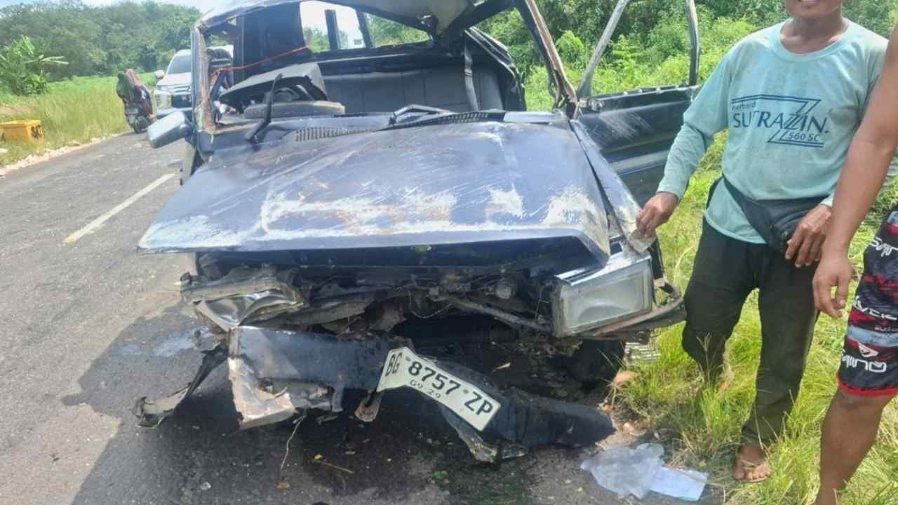 Kijang vs Truk, 2 Orang Luka Berat