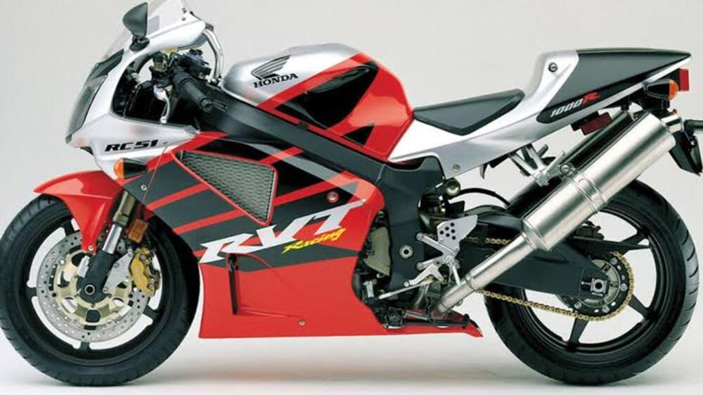 Mengulas Honda RC51 Tahun 2004: Legenda Balap dengan Keunggulan Teknologi dan Prestasi