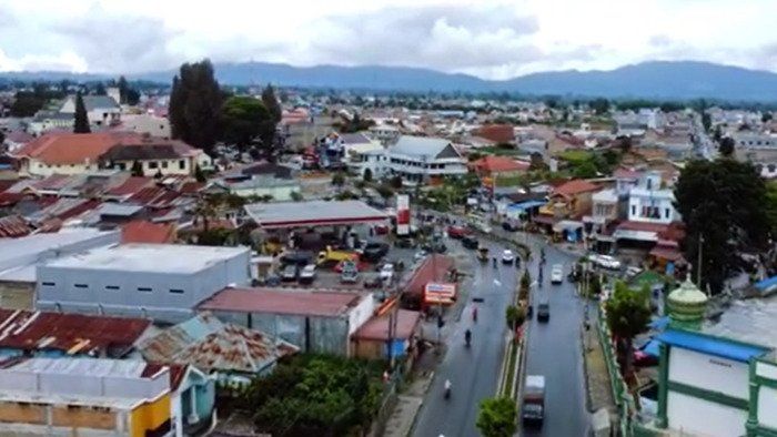 Kabupaten Tapanuli Utara dan Kabupaten Karo: Gambaran Perbedaan Pembangunan Wilayah di Sumatera Utara
