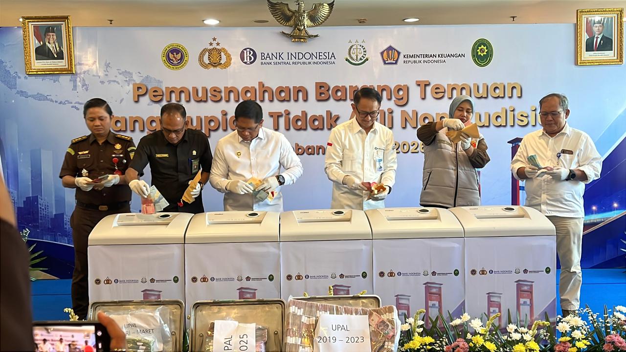 Sebanyak 24.476 Lembar Uang Rupiah Tidak Asli Dimusnahkan di Sumsel