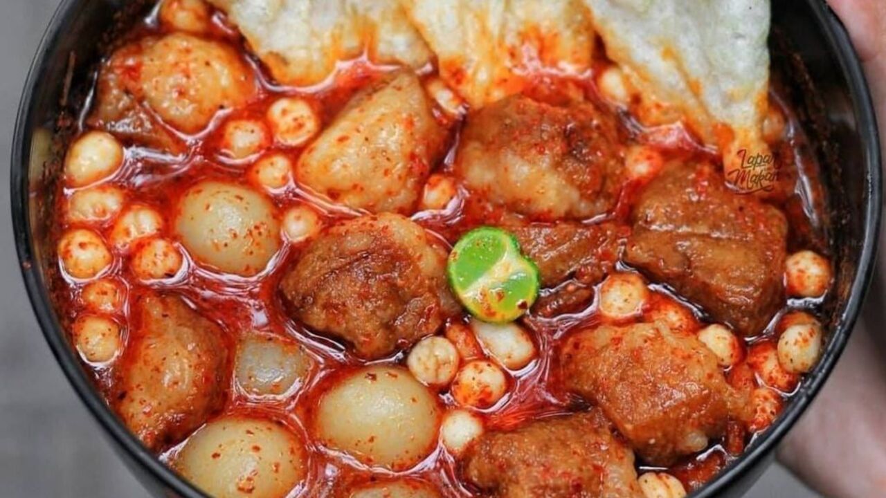 Bakso Aci Kuah Merah, Kuliner Pedas yang Kian Digemari Anak Muda