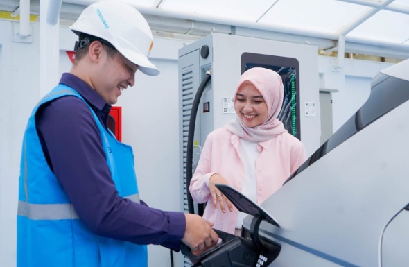 Gandeng Indosat Business, PLN percepat Ekosistem EV Lewat Digitalisasi SPKLU dan Transformasi Layanan Energi  
