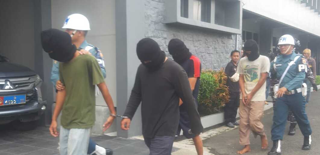 Sinergi Dengan TNI AL, KKP Berhasil Amankan Puluhan Ribu Benih Lobster ...