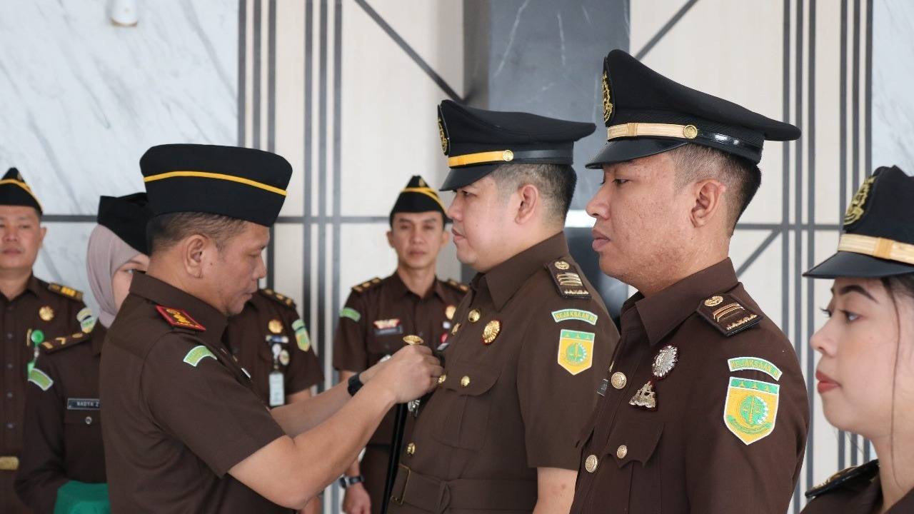 Kejari OKU Lantik dan Ambil Sumpah Tiga Pejabat Baru