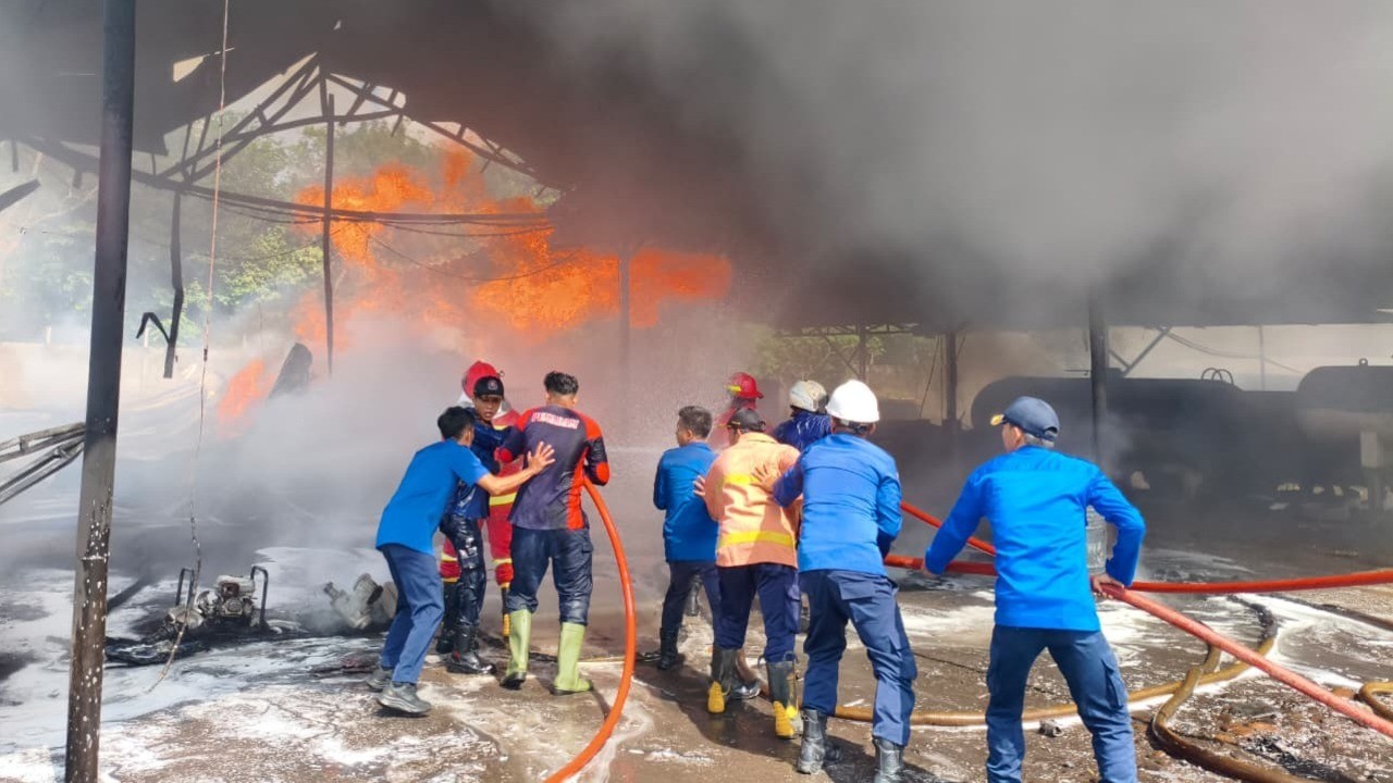 Gudang Penimbunan BBM Illegal Terbakar