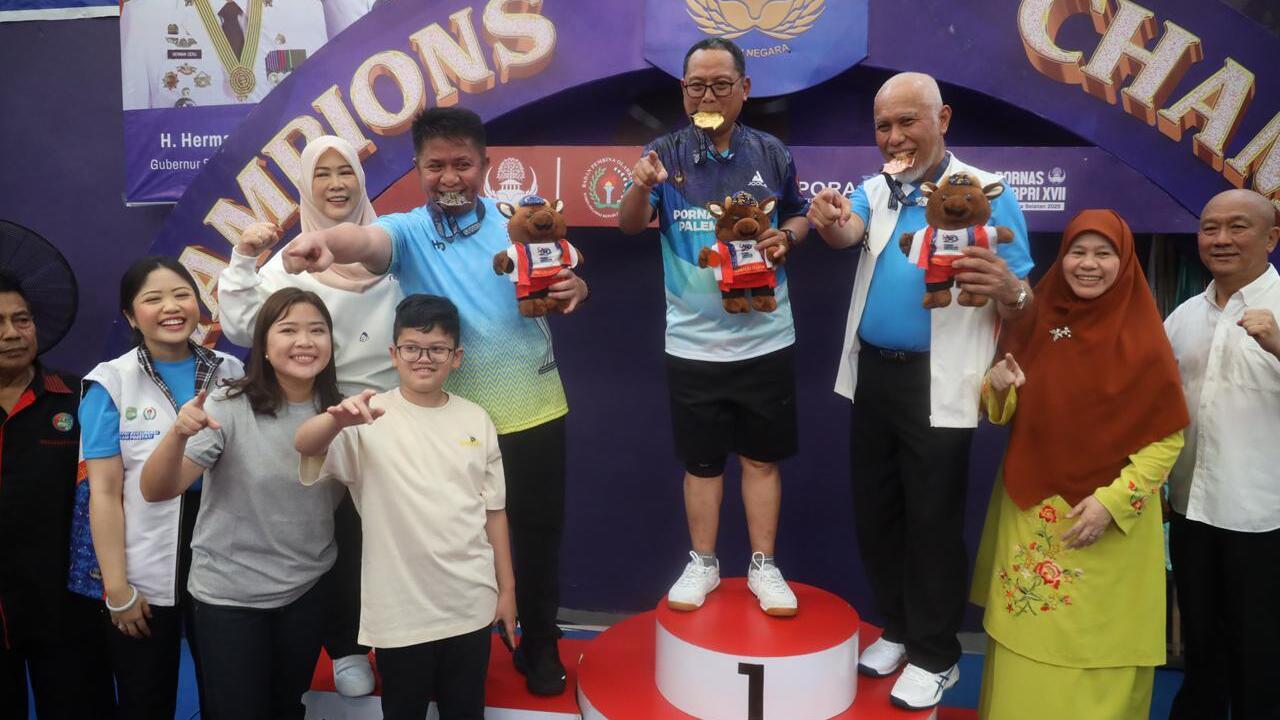 Pertandingan Seru, Gubernur Herman Deru Raih Juara II Tenis Meja Kepala Daerah PORNAS XVII KORPRI