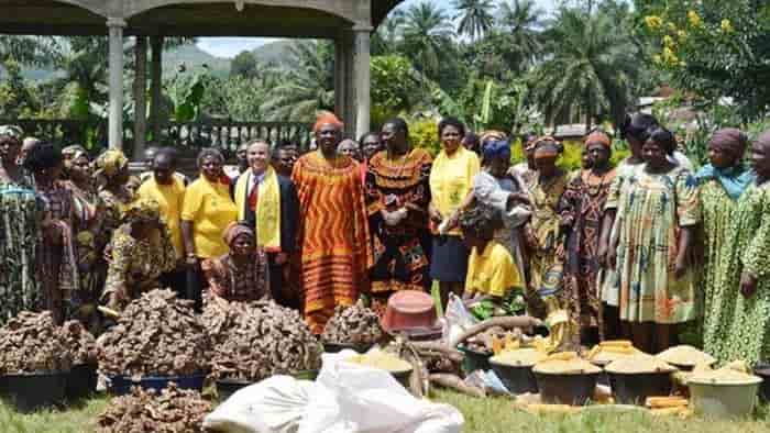 Raja Poligami Dunia, Raja Kamerun Dapat Warisan 72 Istri dan 500 Anak dari Sang Ayah...