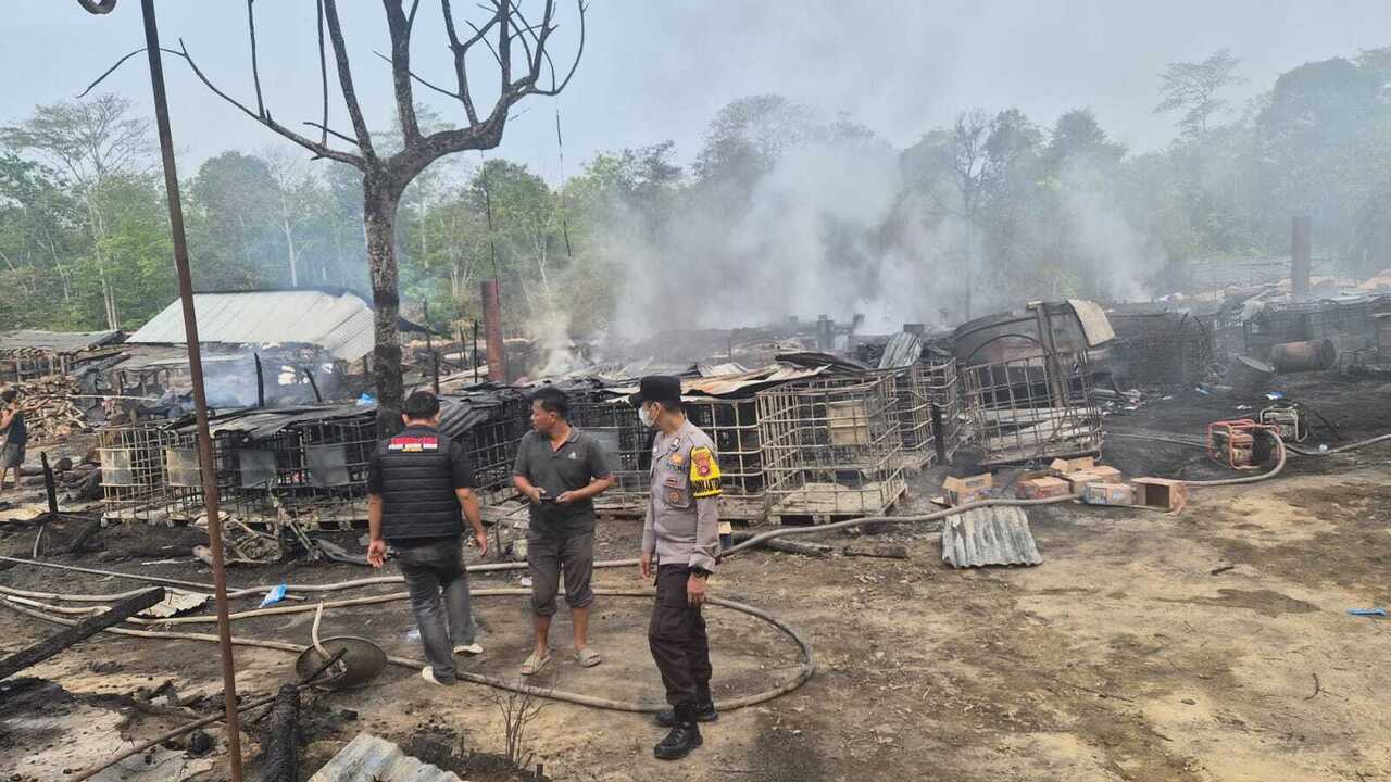 Kebakaran Melanda Penyulingan Minyak Tradisional di Bayung Lencir, Api Diduga dari Tungku Bocor