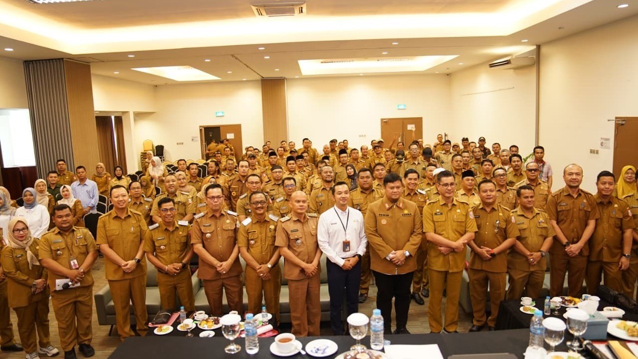 PLN untuk Rakyat: Salurkan Bantuan Pasang Baru Listrik (BPBL) pada HUT Lebong ke-22