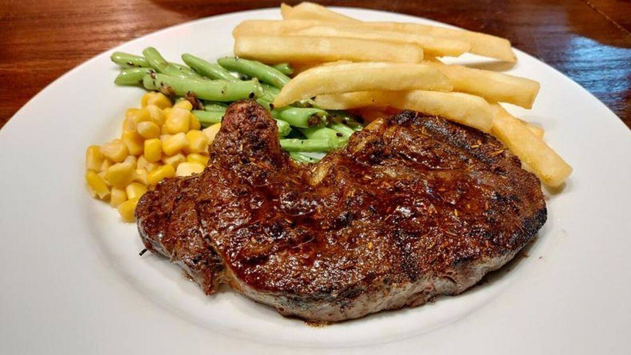 Mengenal Steak : Keunikan dan Perkembangannya dalam Dunia Kuliner