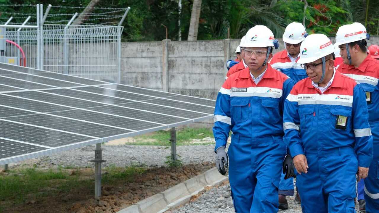 Operasikan PLTS 2,25 MWp, Kilang Pertamina Plaju Berhasil Tekan Emisi 1.307 Ton CO2e Sepanjang 2024