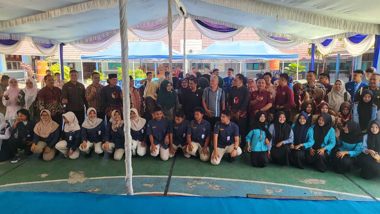Peduli Pendidikan, Kiky Subagio Perjuangkan Alat Olahraga hingga Komputer Sekolah 