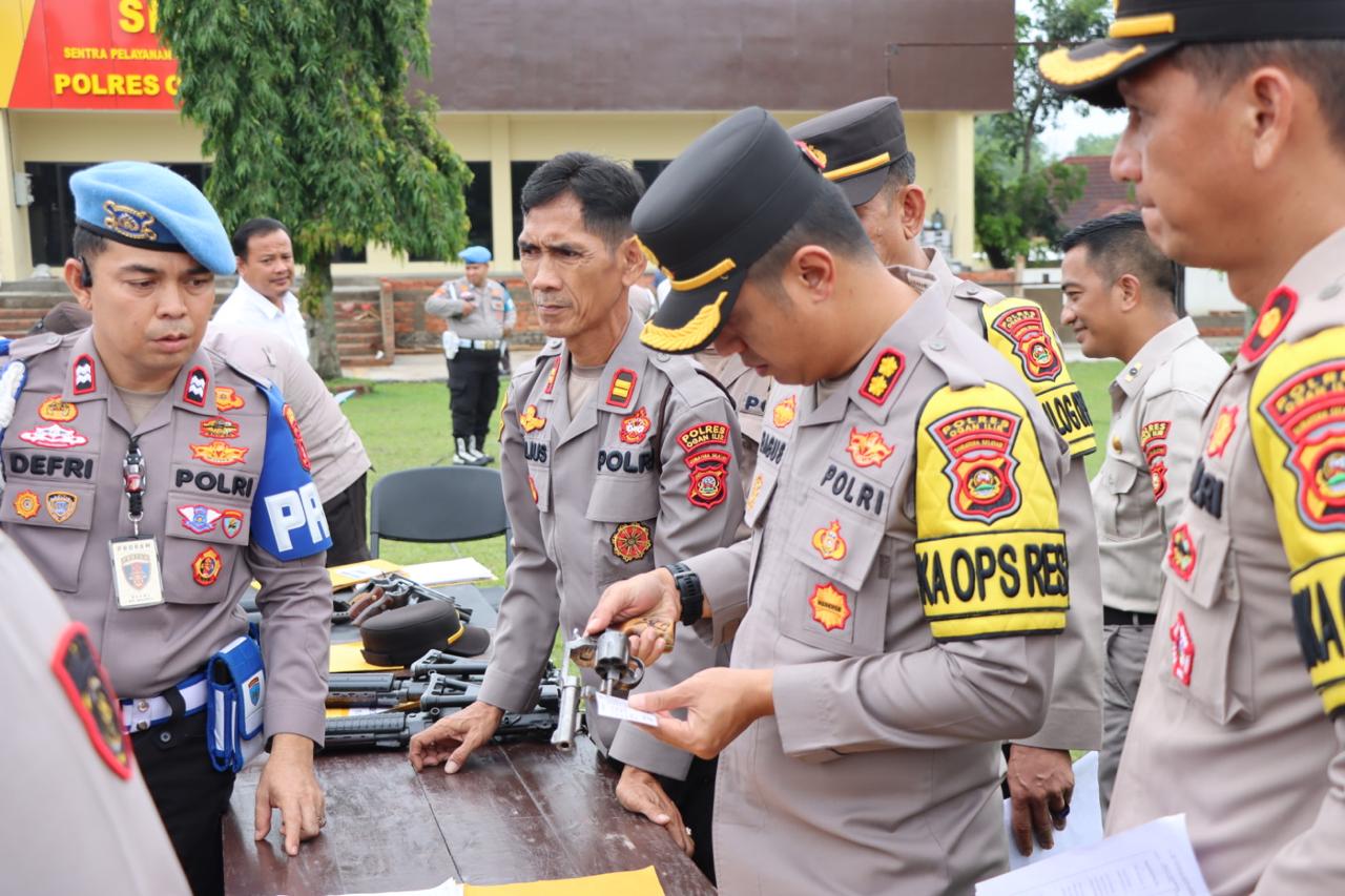 Pastikan Penggunaan Senpi Sesuai Prosedur, Anggota Polres Ogan Ilir dan Polsek Jajaran Diperiksa