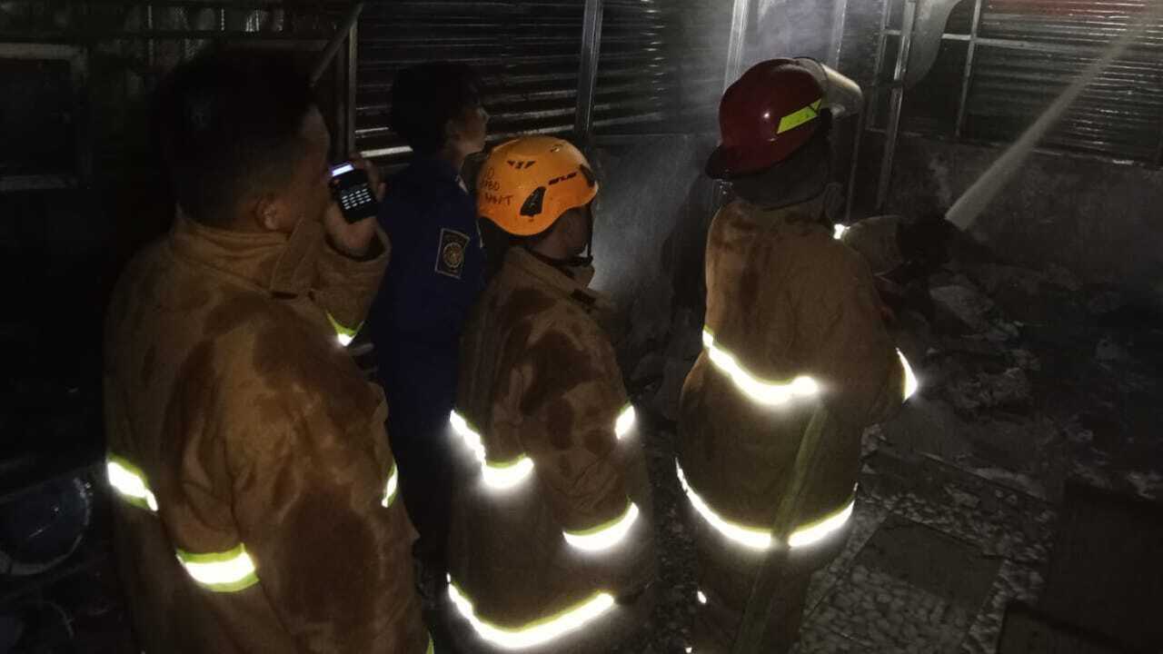 Kebakaran Hebohkan Warga Prabumulih, Rumah Mantan Pegawai Rutan di Belakang Alfamart Sukajadi Terbakar