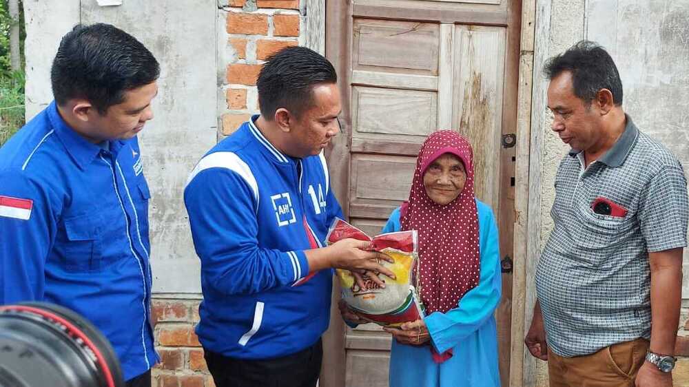 Sempat Vakum 3 Bulan, Akhirnya Program Jumat Berbagi Partai Demokrat Prabumulih Kembali Berlanjut 