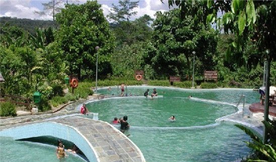 Nikmati Keindahan Alam Sambil Bersantai di Pemandian Air Panas Prataan, Kabupaten Tuban, Jawa Timur