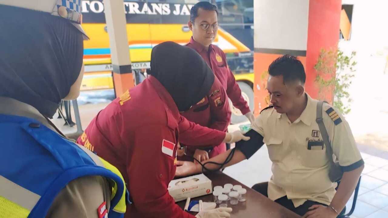 Belasan Sopir AKAP Diperiksa Kesehatannya Oleh Polres OKU