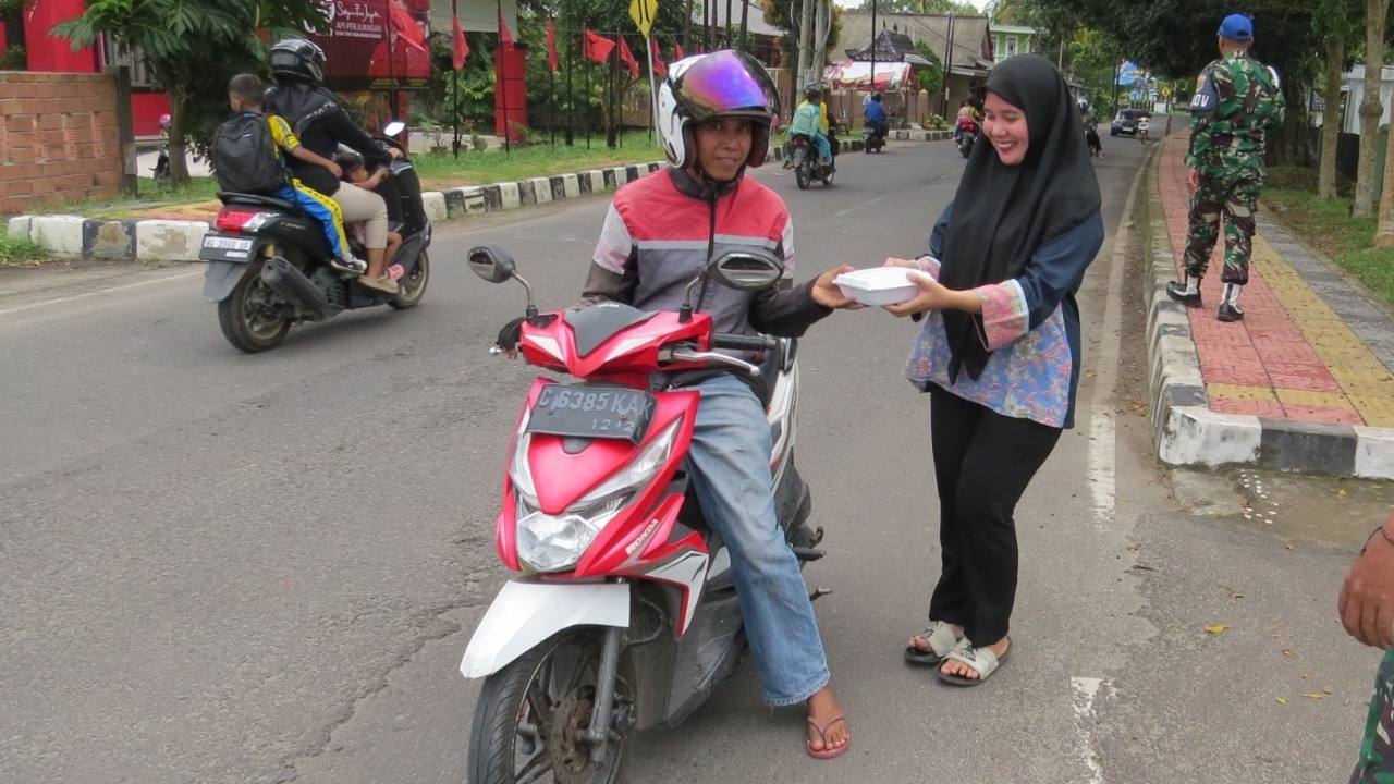 Indahnya Berbagi di Hari Juma't, Ini yang Dilakukan Kodim 0402/OKI!