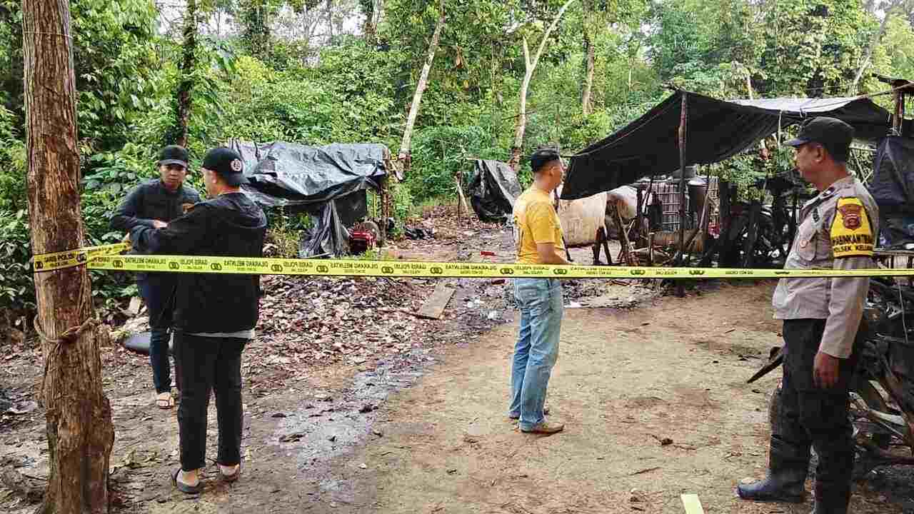 Sesosok Mayat Pria ditemukan di Kebun Karet, Ditubuhnya Banyak Luka Bacokan