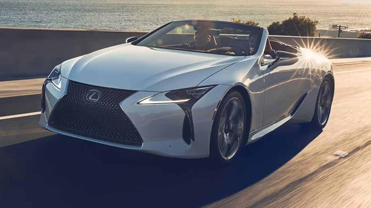 Pertarungan Gengsi: Lexus LC 500 Convertible Tantang Elegansi Mercedes-Benz Coupe