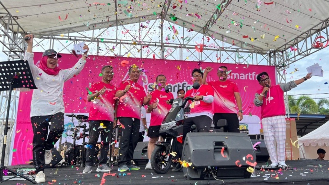 Raih Rekor MURI SMARTFREN Gelar “SMARTFREN Fun Run 2025” Perkuat Jaringan di Tapanuli Tengah