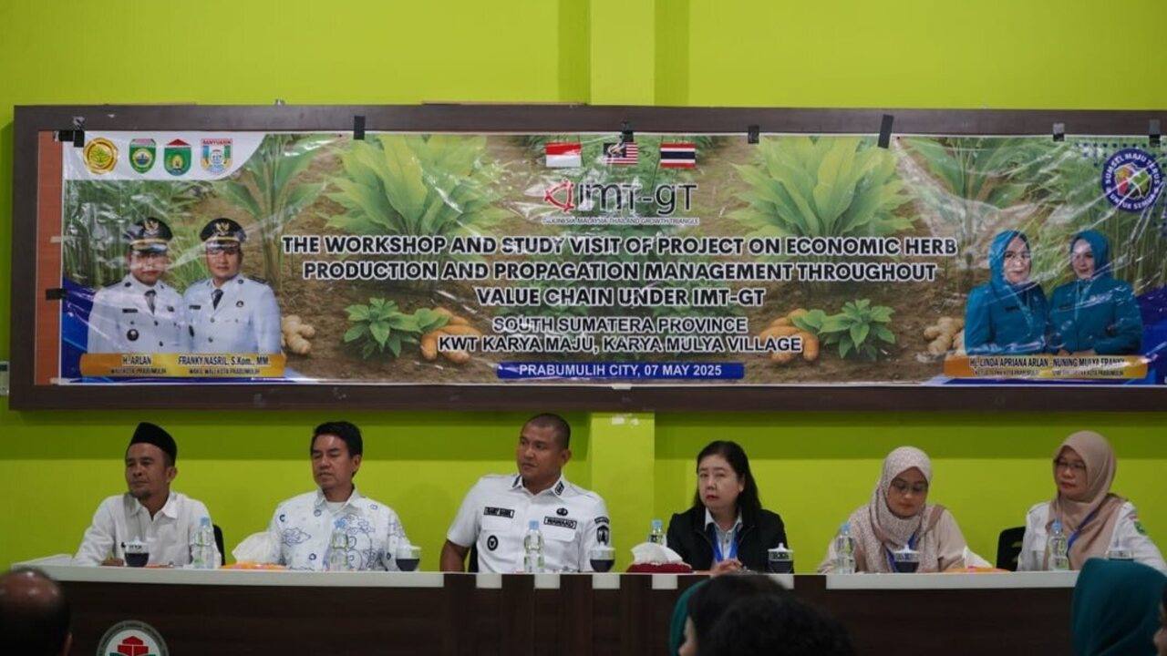 Terima Kunjungan Delegasi dari Malaysia dan Thailand, Wawako Prabumulih Pamerkan Pengolahan Serat Daun Nanas