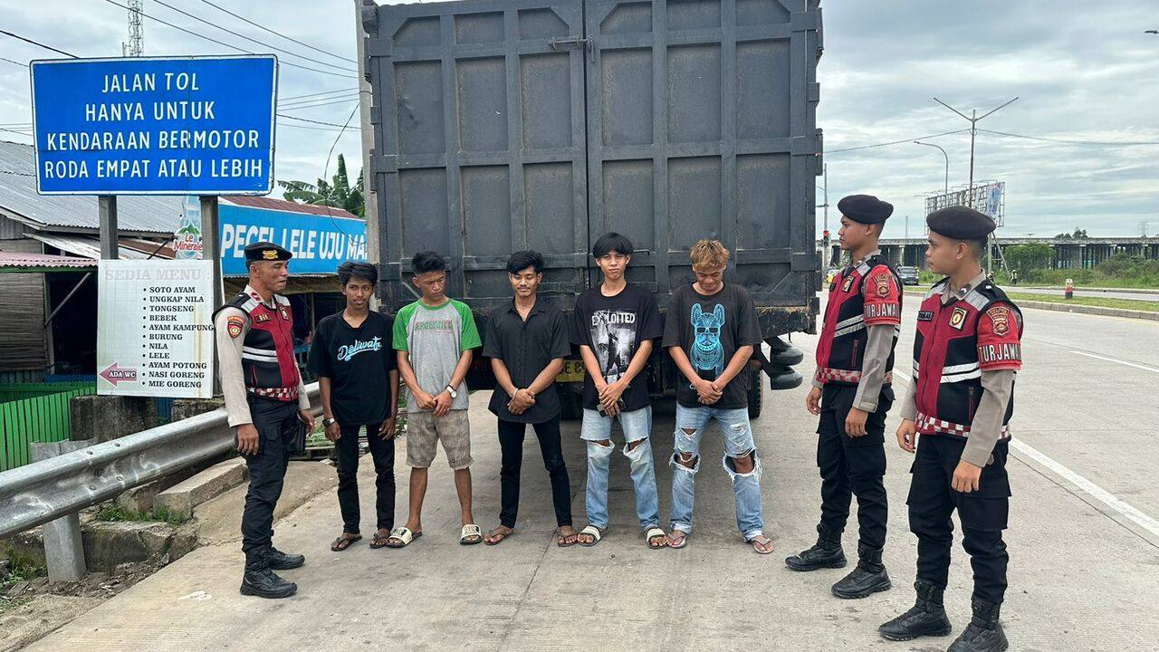 Lima Pelaku diduga Pungli di Simpang Tol Keramasan diamankan Polisi