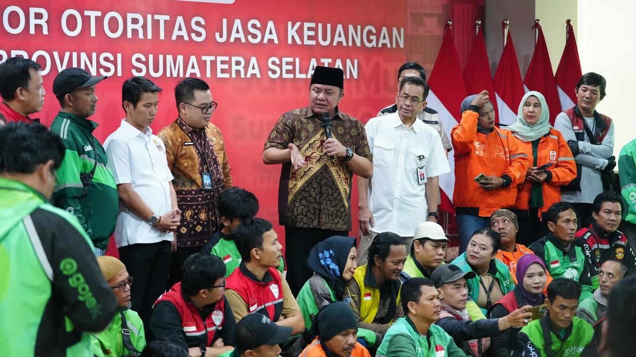 Peduli Masyarakat Terdampak Karhutla, Sultan Muda Sumsel Salurkan Bantuan Beras