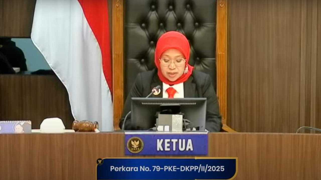Terbukti Melanggar Kode Etik, Ketua Bawaslu OKU Dicopot Dari Jabatannya