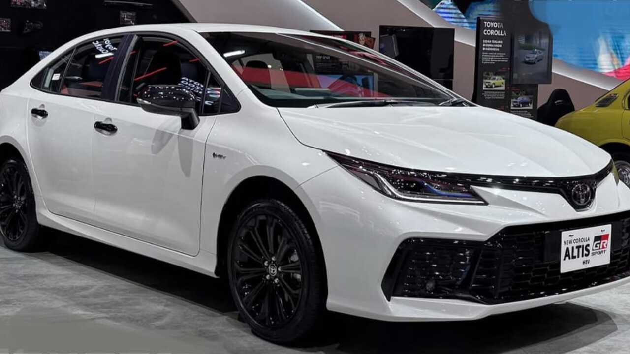 Toyota Corolla Altis GR Sport HEV 2025: Sedan Hybrid Sporty yang Siap Ganggu Dominasi Civic RS.