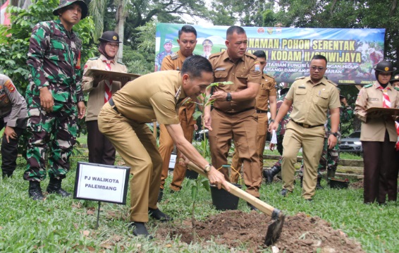 Lestarikan Alam, Kodim 0418-Pemkot Palembang Tanam Ratusan Pohon di TPKS