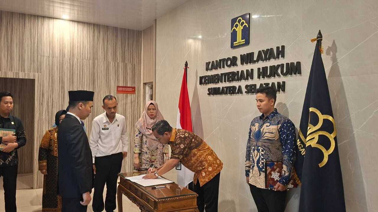Kanwil Kemenkum Sumsel Lantik Notaris Pengganti : Tanggung Jawab dan Perannya Sama